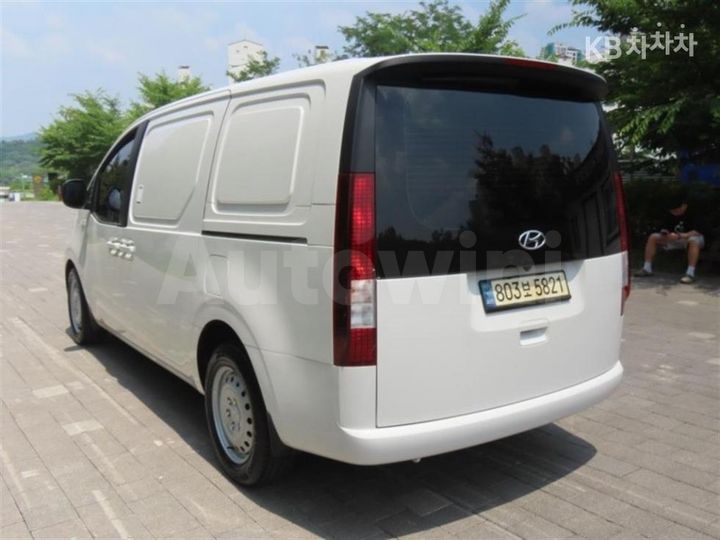 Hyundai Staria 2022 — 4