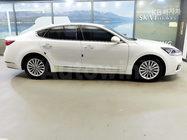 Kia K7 2017 KNALB415BHA092861 — 3