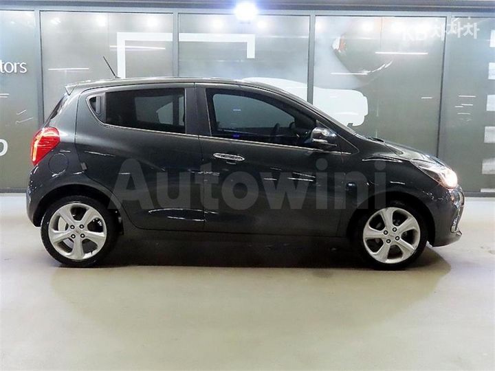 Chevrolet Spark 2017 KLYDC487DHC814523 — 3
