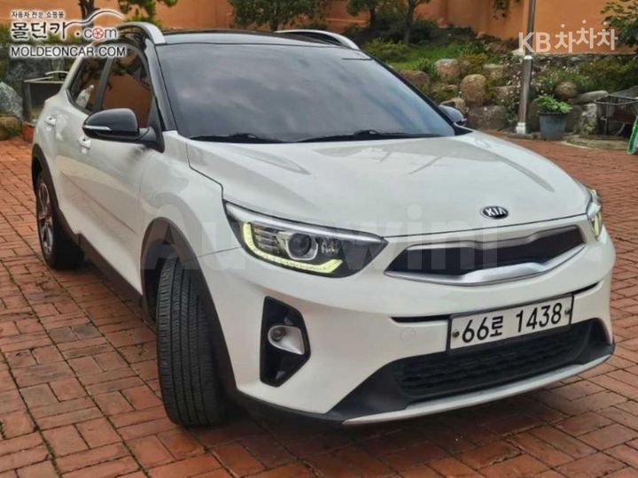 Kia Stonic 2019 KNAD6814BKS336754 — 3
