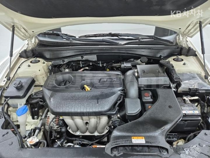 Kia K5 2019 KNAGS416BKA291353 — 5