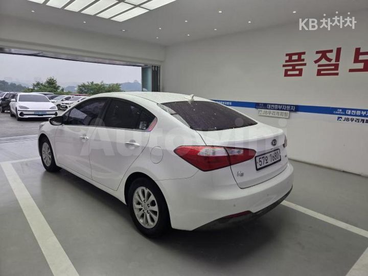 Kia K3 2013 KNAFK412BDA036850 — 4