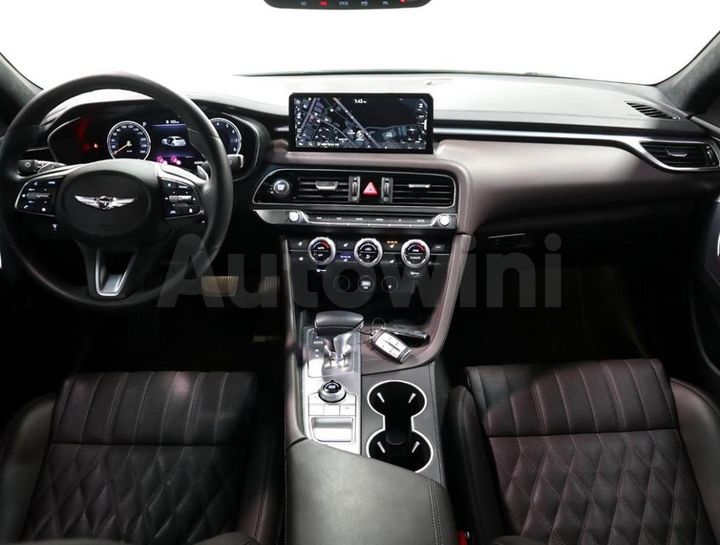 Genesis G70 2022 KMTG341ABNU106253 — 5