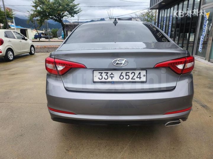 Hyundai Sonata 2017 KMHE341DBHA333024 — 2
