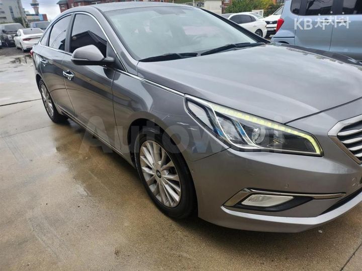 Hyundai Sonata 2017 KMHE341DBHA333024 — 3