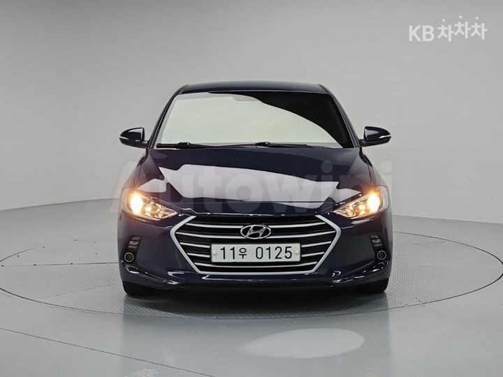 Hyundai Avante 2017 KMHD741DBHU199610 — 2