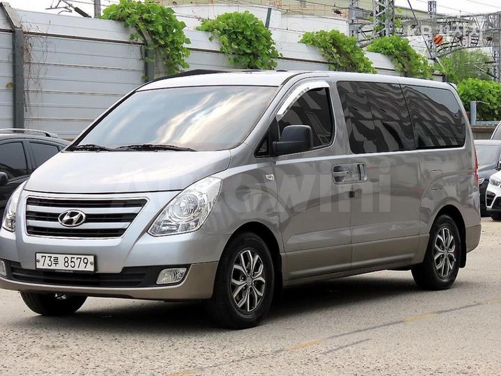 Hyundai Starex 2017 — 2