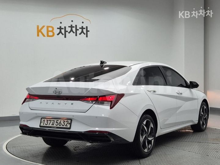 Hyundai Avante 2021 KMHLM41EEMU004104 — 3