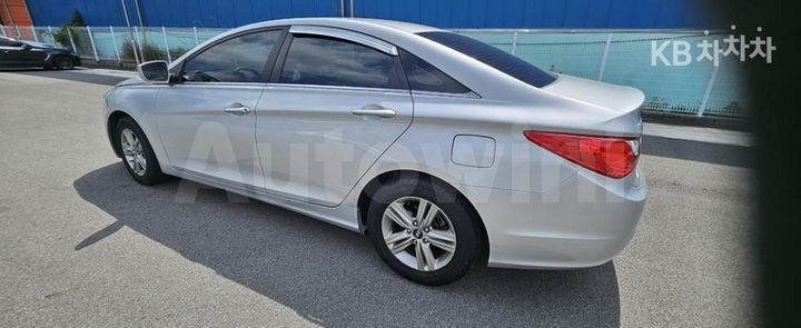 Hyundai Sonata 2013 KMHEC41LBDA505177 — 4