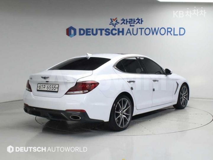 Genesis G70 2019 — 2