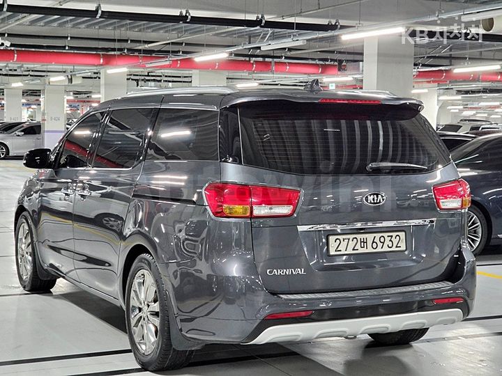 Kia Carnival 2017 KNAME81ABHS330612 — 4