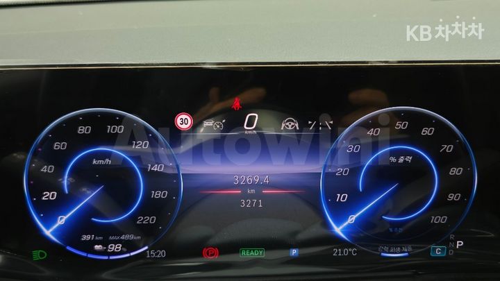 Mercedes Benz EQB