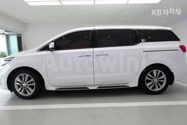 Kia Carnival 2017 — 3