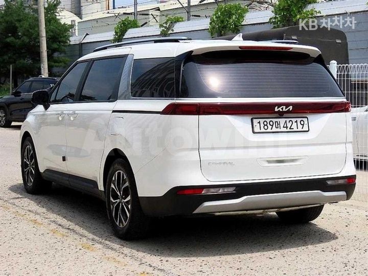 Kia Carnival 2023 — 3