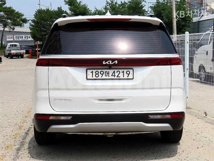 Kia Carnival 2023 — 4