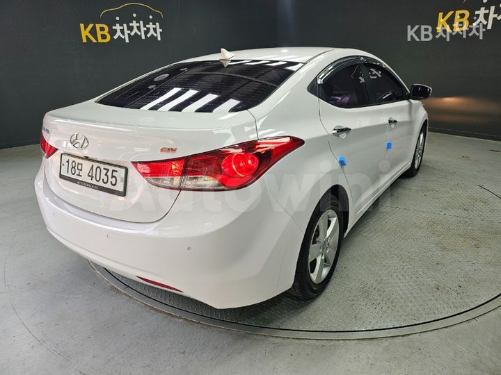 Hyundai Avante 2013 — 4