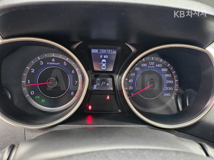 Hyundai Avante 2013 — 5