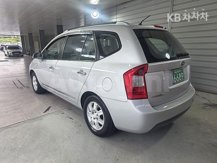 Kia Carens