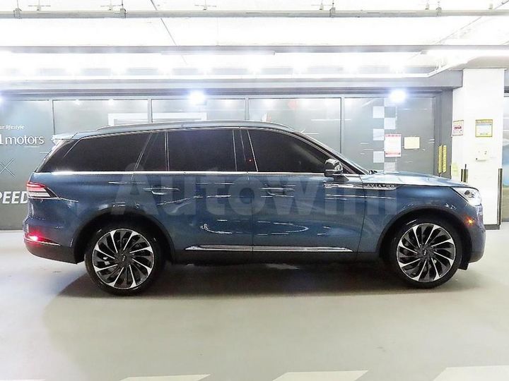 Lincoln Aviator 2020 5LM5J7XC8LGL10266 — 3