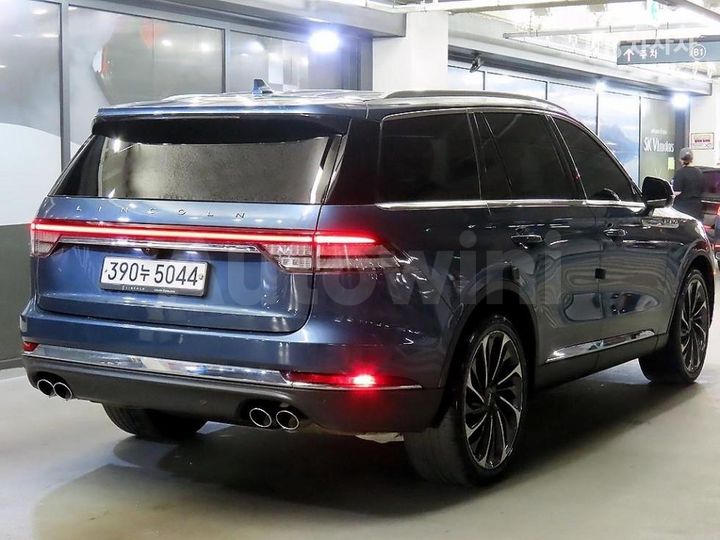 Lincoln Aviator 2020 5LM5J7XC8LGL10266 — 4