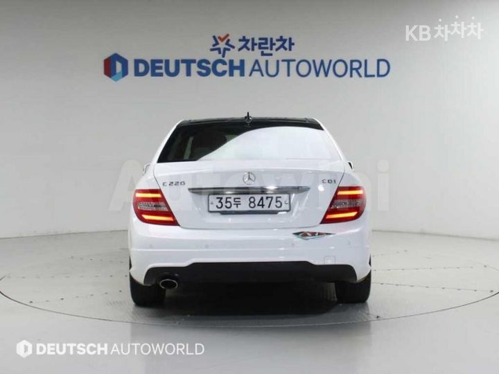 Mercedes-Benz C Class 2013 WDDGF0CB4DA813809 — 4