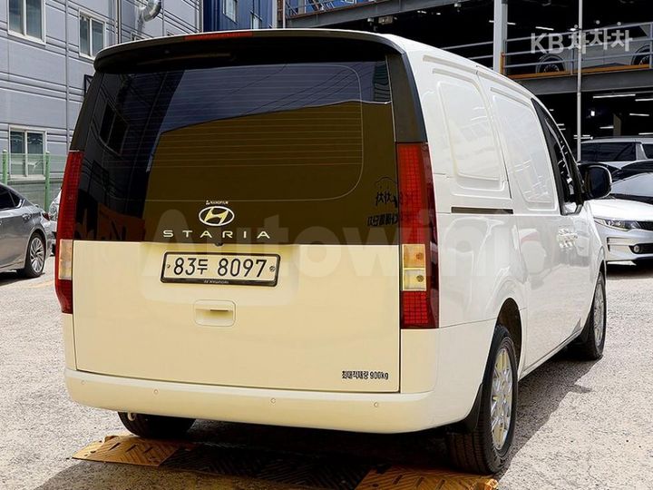 Hyundai Staria 2022 KMFYDX71BNU011952 — 4