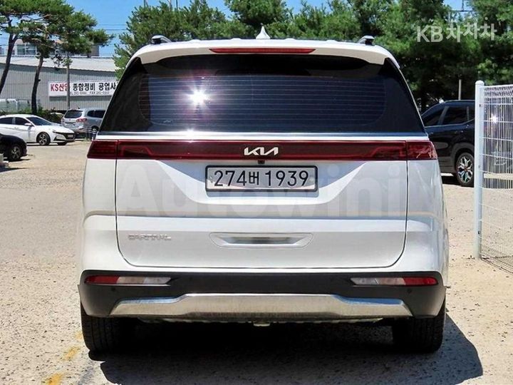 Kia Carnival 2023 KNANE813BPS271911 — 4