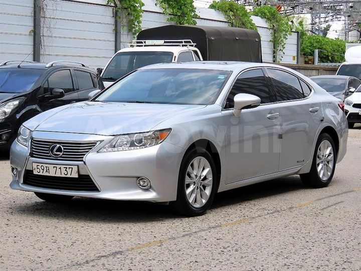 Lexus ES