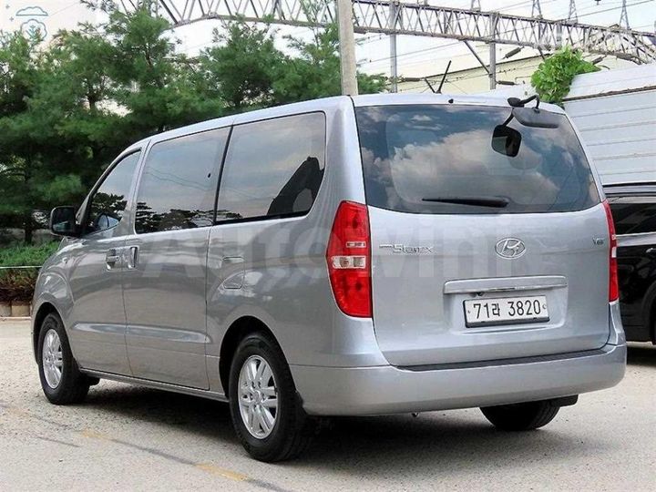 Hyundai Starex 2018 — 2