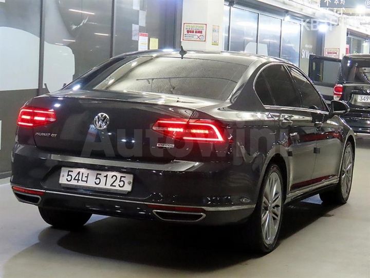 Volkswagen Passat 2018 — 4