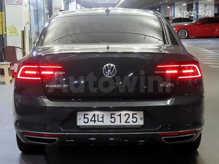 Volkswagen Passat 2018 — 5