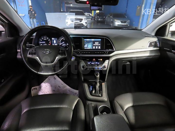 Hyundai Avante 2017 — 5