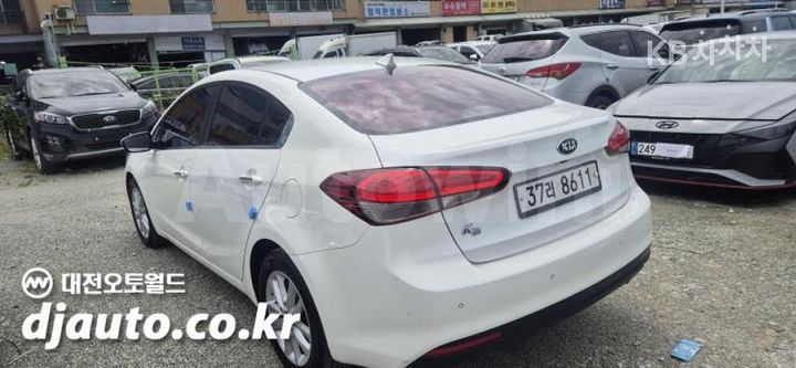 Kia K3 2017 — 5
