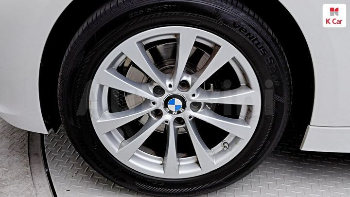 BMW 3 Series 2017 WBA8C5106HA068652 — 5
