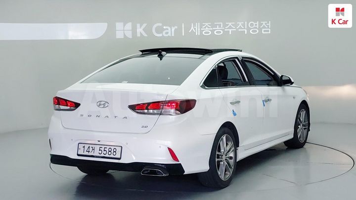 Hyundai Sonata 2018 KMHE241CBJA471467 — 2