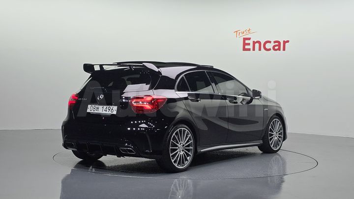 Mercedes-Benz A Class 2018 — 2