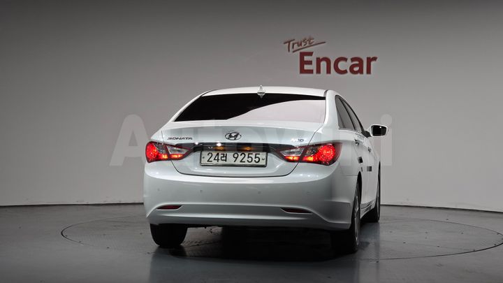 Hyundai Sonata 2011 — 3