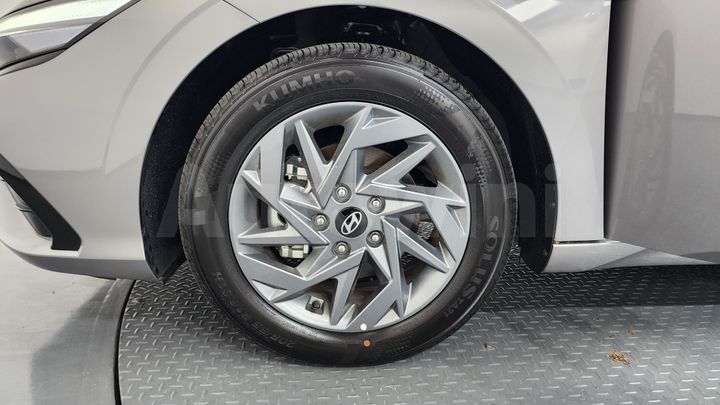Hyundai Avante 2025 — 5