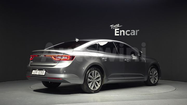 Renault SM6 2016 — 2