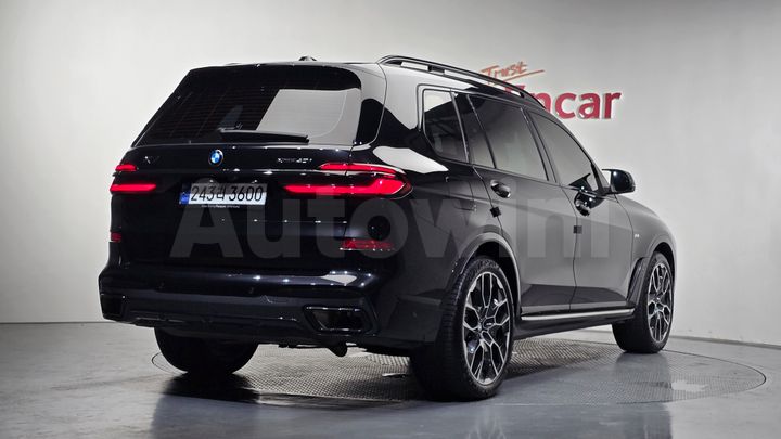 BMW X7 2024 — 2