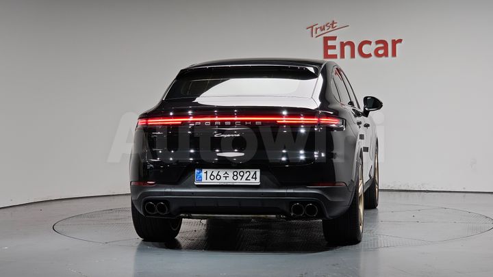 Porsche Cayenne 2025 — 3