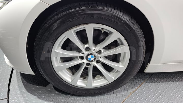 BMW 3 Series 2017 — 5