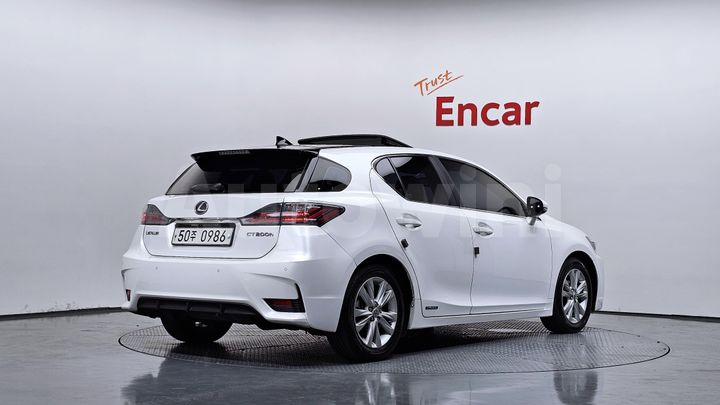 Lexus CT200h