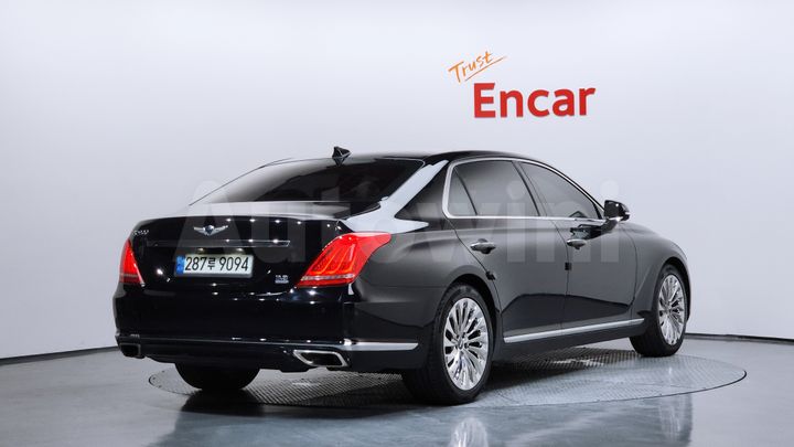 Genesis EQ900 2016 — 2