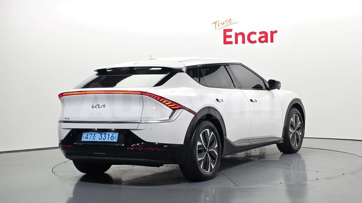 Kia EV6 2023 — 2