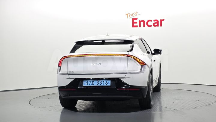 Kia EV6 2023 — 4