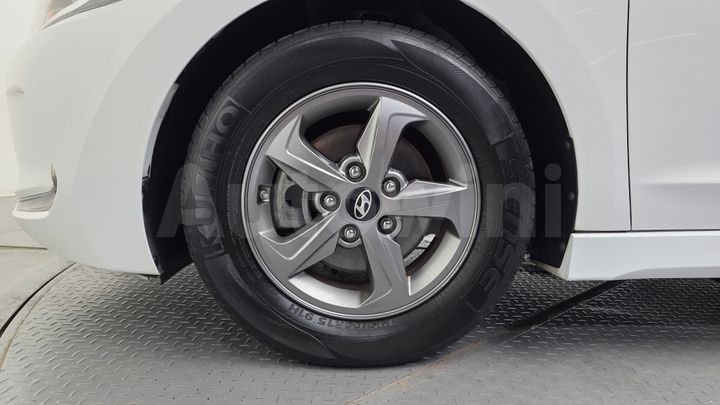 Hyundai Avante 2016 — 5