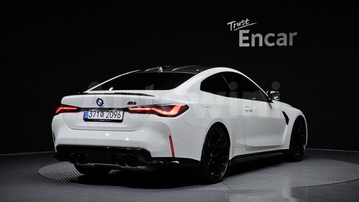 BMW M4 2024 — 2
