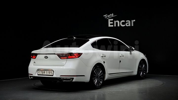Kia K7 2017 — 2