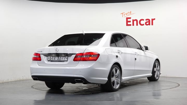 Mercedes-Benz E Class 2013 — 2
